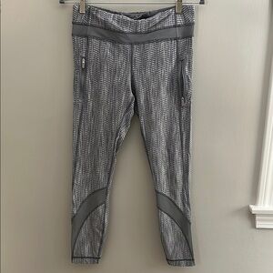 Lululemon Inspire Tight II, Arrow Jacquard Print, Sz 8